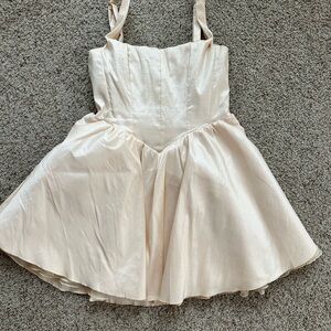 Elegant Cream Sleeveless Dress